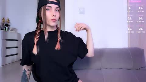 Snapshot of kittie_bear chatting on 09-20-25, 12:06 Veronica online show from 09-20-25, 12:06