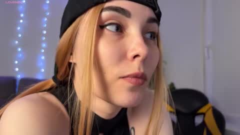 Veronica online show from 03-14-26, 05:51