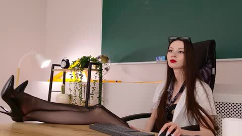 Kitti online show from 10-29-25, 03:36