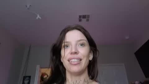 Snapshot of kittjones33 chatting on 11-12-25, 11:58 kittjones33 online show from 11-12-25, 11:58