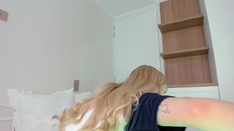 sophie online show from 02-24-26, 06:39