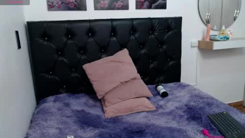 kitty_f00x online show from 04-19-26, 07:27