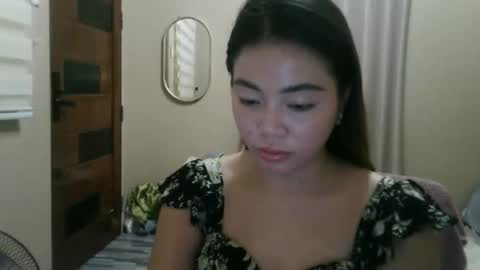 Snapshot of kitty_fussy chatting on 04-23-26, 06:36 kitty_fussy online show from 04-23-26, 06:36