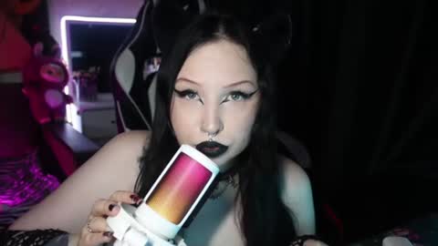 Hey  Im Ellie  if you like me and like my show give me a thumbs up hehe online show from 07-17-26, 08:46