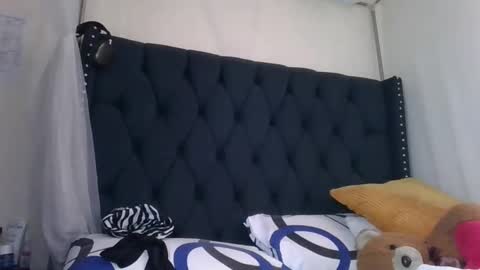 kitty_kerry online show from 04-15-26, 07:48