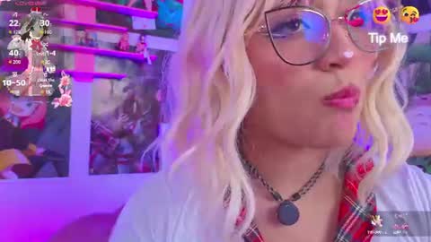 Nicol Gomez online show from 06-12-26, 10:52