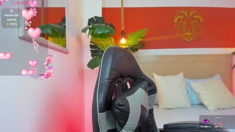 K I T T Y online show from 10-16-25, 08:32