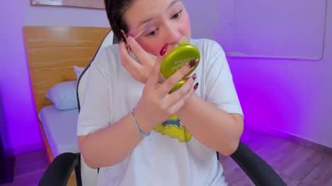 K I T T Y online show from 12-22-25, 12:46