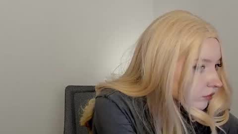 kittydollstella online show from 12-20-25, 04:36