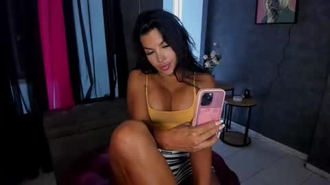 Sari bell online show from 09-15-25, 02:17