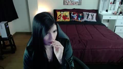 Isabel online show from 04-27-26, 12:19