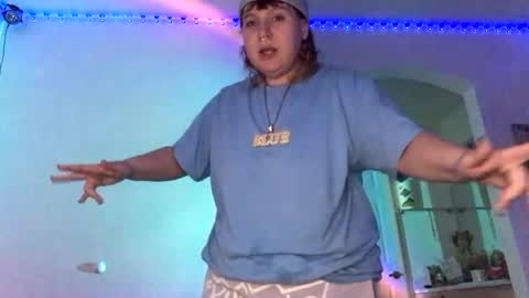 Snapshot of kittykay86 chatting on 01-12-25, 03:14 Bella Blue BBW online show from 01-12-25, 03:14