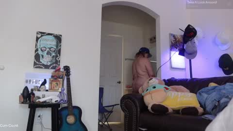 Snapshot of kittykay86 chatting on 02-26-25, 03:19 Bella Blue BBW online show from 02-26-25, 03:19