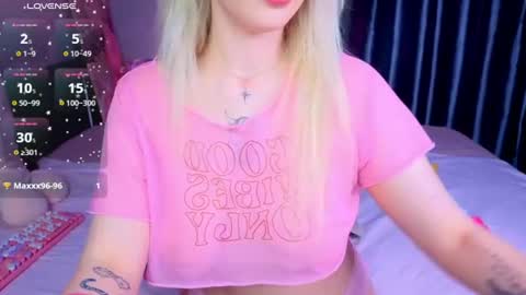 Snapshot of kittykendall chatting on 07-17-26, 06:35 kittykendall online show from 07-17-26, 06:35