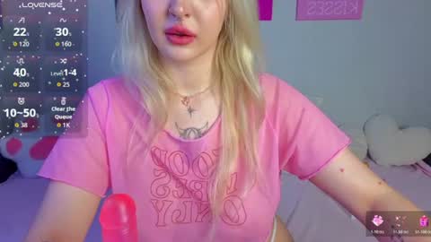 Snapshot of kittykendall chatting on 07-18-26, 07:17 kittykendall online show from 07-18-26, 07:17