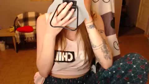 KittyloveMoon online show from 04-15-26, 08:42