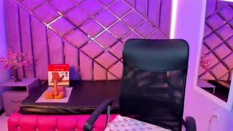 Sarah online show from 06-30-26, 03:02