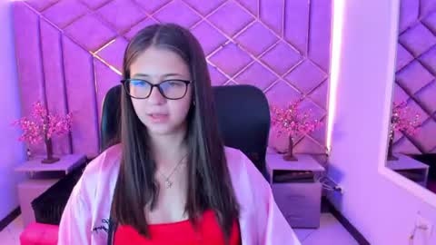 Sarah online show from 07-18-26, 04:22