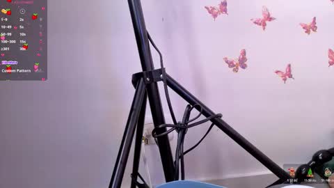 Kitty online show from 11-24-25, 12:10