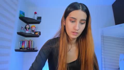 Snapshot of kittyrush_ chatting on 11-25-25, 06:35 kitty online show from 11-25-25, 06:35