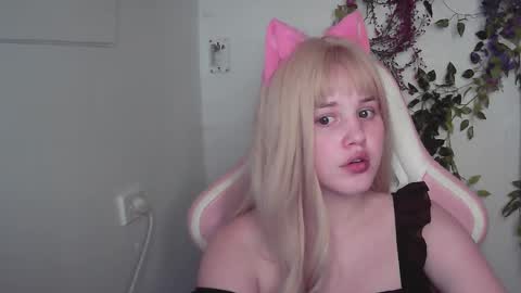 KItty Souffle online show from 12-17-24, 11:49