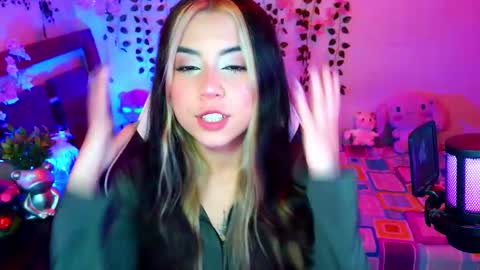 Kittyuwu  online show from 02-18-26, 08:49