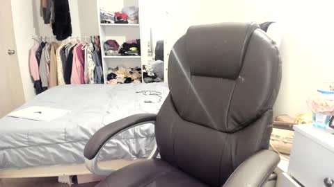 kittywantslove23 online show from 10-04-25, 11:36