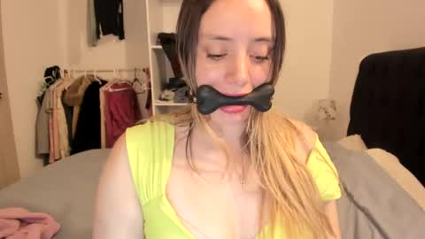 kittywantslove23 online show from 10-15-25, 10:43