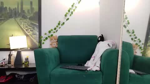 Kitty Zen online show from 06-12-26, 02:43