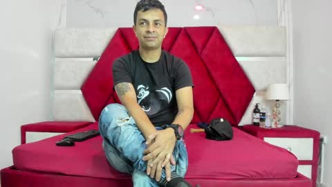 Snapshot of kity_spiderr chatting on 04-06-26, 12:39 Luisa y Jairo online show from 04-06-26, 12:39