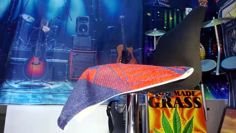 kiveuxmakeu online show from 02-19-25, 07:05