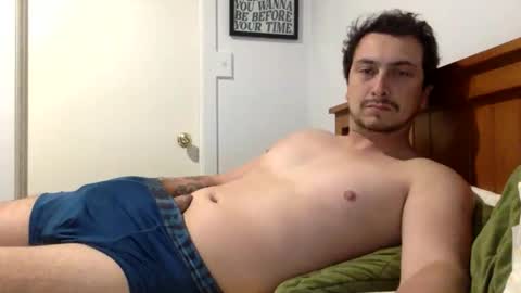 Snapshot of kiwiluke69 chatting on 10-15-25, 12:22 kiwiluke69 online show from 10-15-25, 12:22