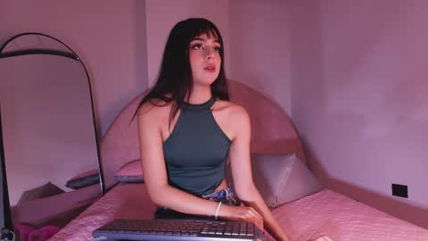 Kkira  online show from 04-26-26, 12:03