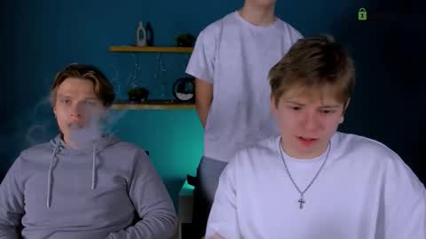 Snapshot of klaus_rice chatting on 12-16-25, 12:21 klaus_rice online show from 12-16-25, 12:21