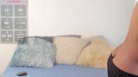 Snapshot of kleo_helenos chatting on 11-17-25, 10:15 KLEO online show from 11-17-25, 10:15