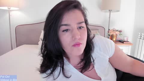 Snapshot of kleospassion chatting on 01-28-25, 11:06 Kleospassion online show from 01-28-25, 11:06