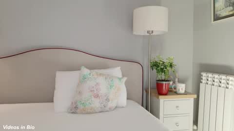 Snapshot of kleospassion chatting on 12-17-25, 11:49 Kleospassion online show from 12-17-25, 11:49