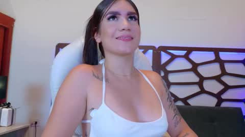 kloe_bella online show from 12-17-25, 01:17