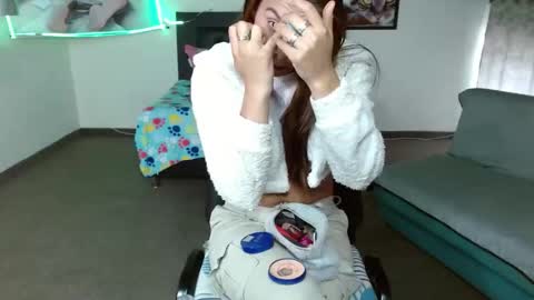 Snapshot of kloe_deker chatting on 03-07-25, 06:11 Kloe deker online show from 03-07-25, 06:11