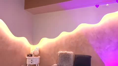 K L O E online show from 09-26-25, 12:09