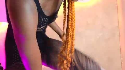 K L O E online show from 07-15-26, 07:41