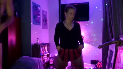 Snapshot of kmack1111 chatting on 03-07-25, 09:18 Kevv  Heidi All Hallows Eve Show online show from 03-07-25, 09:18