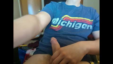 Snapshot of kniloc chatting on 06-04-26, 10:05 kniloc online show from 06-04-26, 10:05