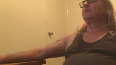 Snapshot of knobout chatting on 06-15-26, 10:17 knobout online show from 06-15-26, 10:17