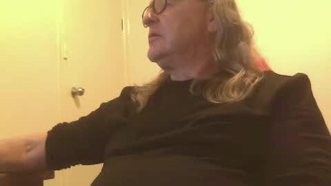 Snapshot of knobout chatting on 06-18-26, 06:57 knobout online show from 06-18-26, 06:57