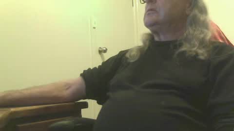 Snapshot of knobout chatting on 06-28-26, 12:11 knobout online show from 06-28-26, 12:11