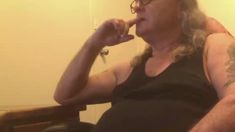 Snapshot of knobout chatting on 06-30-26, 11:44 knobout online show from 06-30-26, 11:44