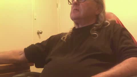 Snapshot of knobout chatting on 07-07-26, 12:31 knobout online show from 07-07-26, 12:31