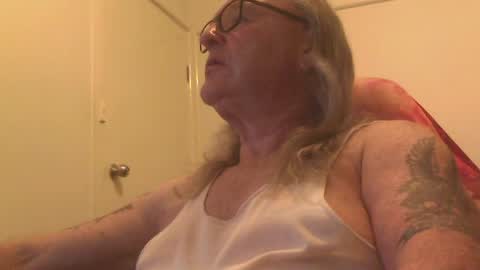 Snapshot of knobout chatting on 07-27-26, 10:44 knobout online show from 07-27-26, 10:44