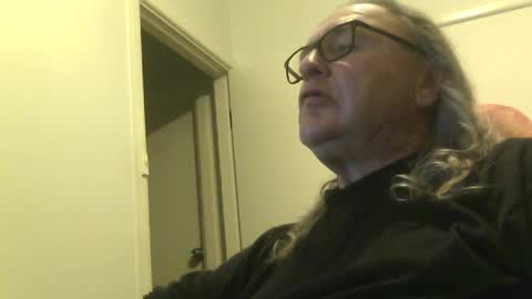 Snapshot of knobout chatting on 08-04-26, 10:18 knobout online show from 08-04-26, 10:18